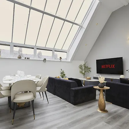 Hayy Modern Penthouse Near Centre Apartamento